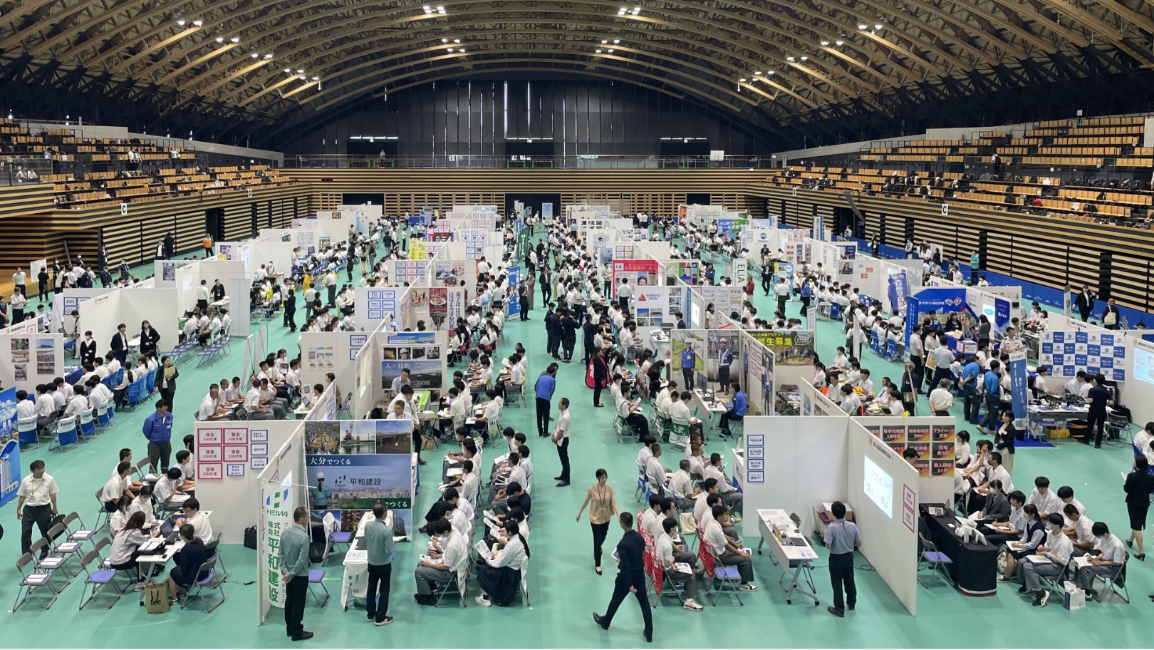 写真:⾼校⽣向け採⽤イベント